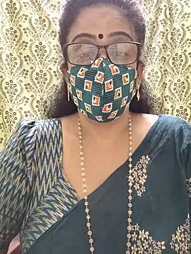 sweet-lotus online show from October 9, 2025, 4:49 pm