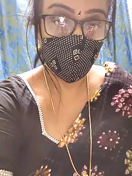 sweet-lotus online show from April 4, 2026, 10:07 pm