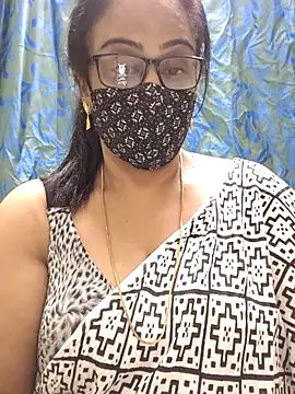 sweet-lotus online show from April 14, 2026, 6:58 pm