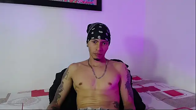 Snapshot of Daniel_laverde chatting on September 14, 2025, 8:52 pm Daniel laverde online show from September 14, 2025, 8:52 pm