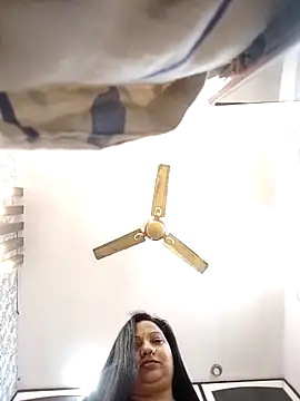 Cute-Janvi20 online show from November 13, 2025, 6:18 pm