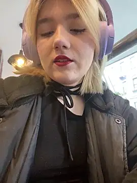 Snapshot of Cherry___Blossom chatting on October 4, 2025, 9:07 am Cherry Blossom online show from October 4, 2025, 9:07 am