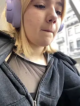 Snapshot of Cherry___Blossom chatting on October 18, 2025, 10:05 am Cherry Blossom online show from October 18, 2025, 10:05 am