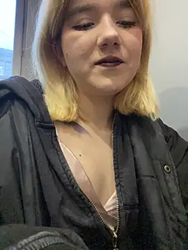 Snapshot of Cherry___Blossom chatting on November 5, 2025, 1:11 pm Cherry Blossom online show from November 5, 2025, 1:11 pm