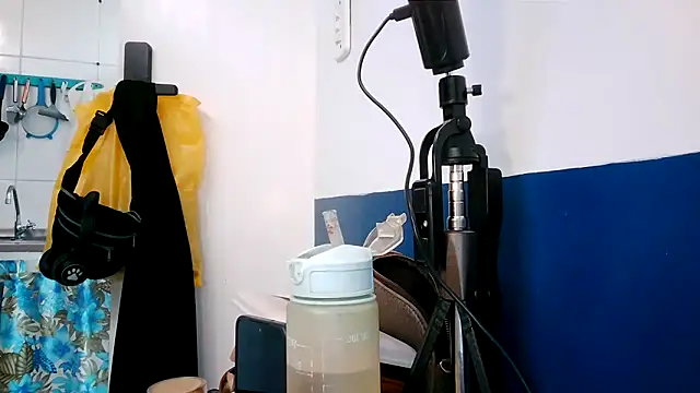 Snapshot of Veronnaink chatting on February 25, 2026, 12:04 pm Veronnaink online show from February 25, 2026, 12:04 pm