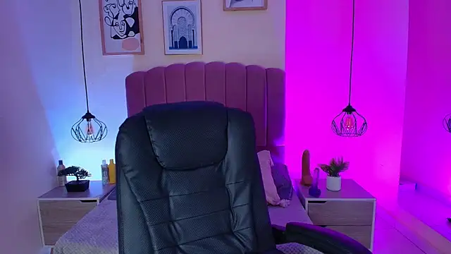 Velissia gh online show from October 16, 2025, 7:37 pm