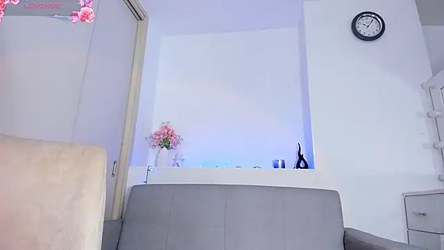 Alykass online show from November 16, 2025, 3:06 pm