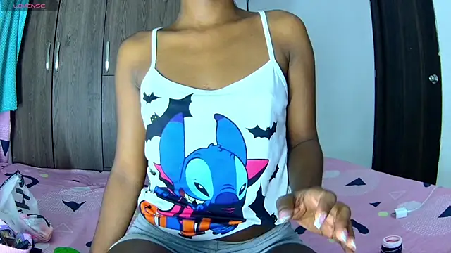 shantall ebony1 online show from October 12, 2025, 7:29 am