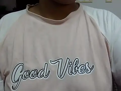 Snapshot of mary_jones6 chatting on October 22, 2025, 9:09 am mary jones6 online show from October 22, 2025, 9:09 am