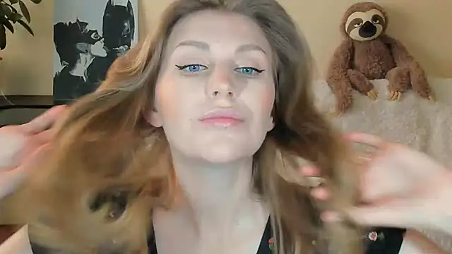 Snapshot of JuliaMuuun chatting on September 9, 2025, 8:25 am JuliaMuuun online show from September 9, 2025, 8:25 am