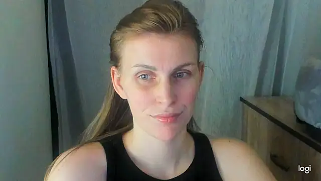 Snapshot of JuliaMuuun chatting on June 25, 2026, 9:19 pm JuliaMuuun online show from June 25, 2026, 9:19 pm