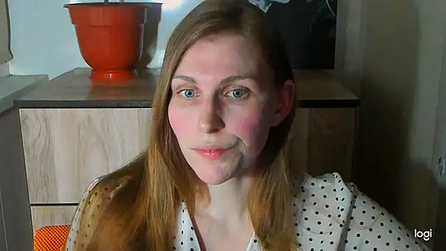 Snapshot of JuliaMuuun chatting on July 13, 2026, 7:49 pm JuliaMuuun online show from July 13, 2026, 7:49 pm
