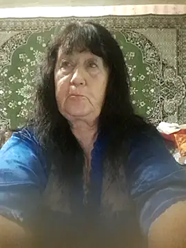 CrystalLime6411 online show from September 27, 2025, 5:40 pm