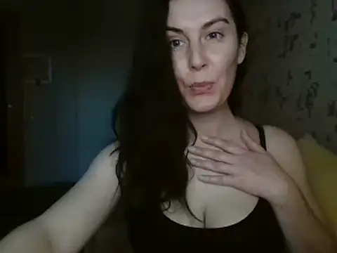 Snapshot of KatalinaQE chatting on September 11, 2025, 1:22 pm KatalinaQE online show from September 11, 2025, 1:22 pm