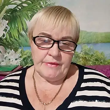 VioletSweet5566 online show from October 31, 2025, 7:48 pm