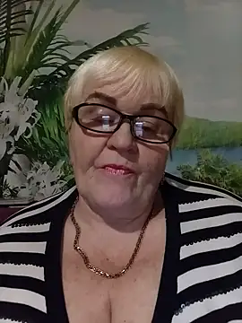 VioletSweet5566 online show from November 15, 2025, 11:18 am