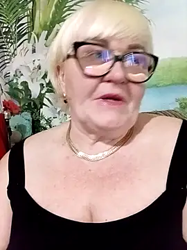 VioletSweet5566 online show from May 15, 2026, 3:08 pm