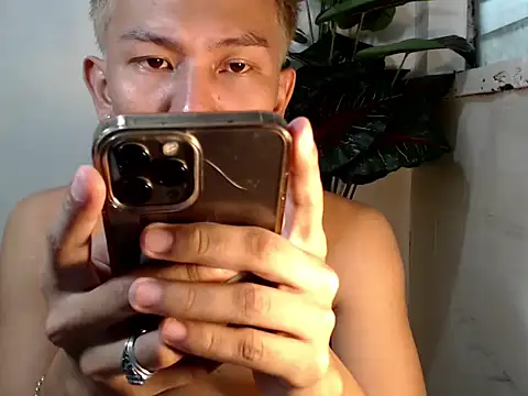 RalfAsian25 online show from September 17, 2025, 5:53 am