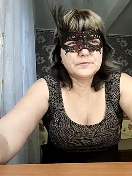 AliceGold5231 online show from November 25, 2025, 6:24 am