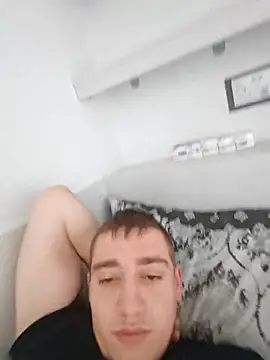 Snapshot of ASL70 chatting on September 28, 2025, 9:14 am ASL70 online show from September 28, 2025, 9:14 am