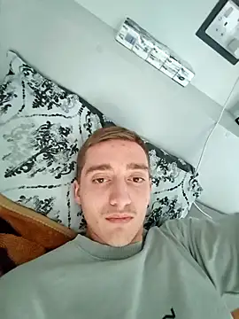 Snapshot of ASL70 chatting on October 8, 2025, 1:20 pm ASL70 online show from October 8, 2025, 1:20 pm