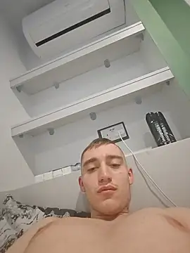 Snapshot of ASL70 chatting on October 25, 2025, 12:56 pm ASL70 online show from October 25, 2025, 12:56 pm