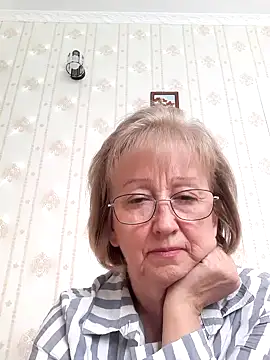 AlikaSwan5821 online show from October 5, 2025, 1:09 pm