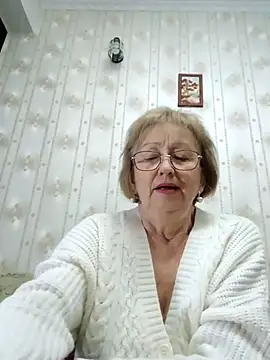 AlikaSwan5821 online show from November 13, 2025, 8:30 pm