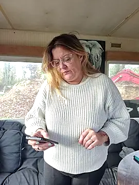 Misspapillon1840 online show from November 16, 2025, 8:53 am