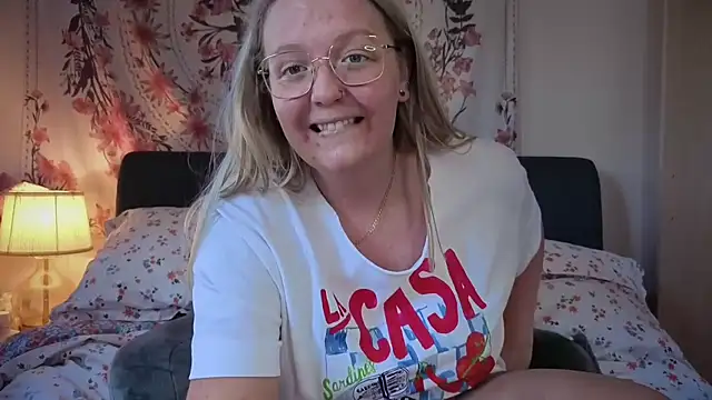 Daisyxoxo  online show from June 25, 2026, 8:52 am