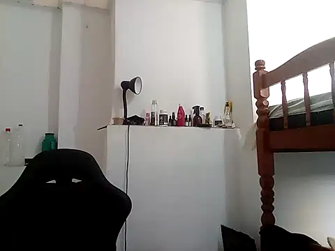 Snapshot of moreno25centimetro chatting on October 5, 2025, 10:35 am moreno25centimetro online show from October 5, 2025, 10:35 am