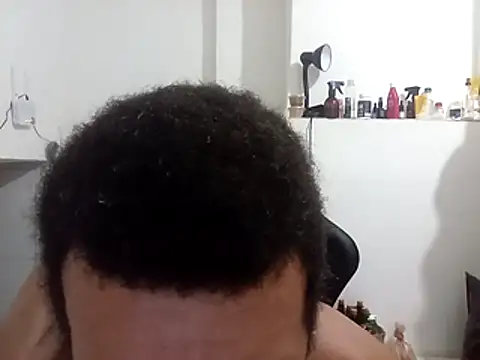 Snapshot of moreno25centimetro chatting on October 7, 2025, 8:22 am moreno25centimetro online show from October 7, 2025, 8:22 am