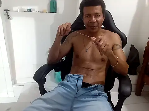 Snapshot of moreno25centimetro chatting on October 12, 2025, 7:57 pm moreno25centimetro online show from October 12, 2025, 7:57 pm