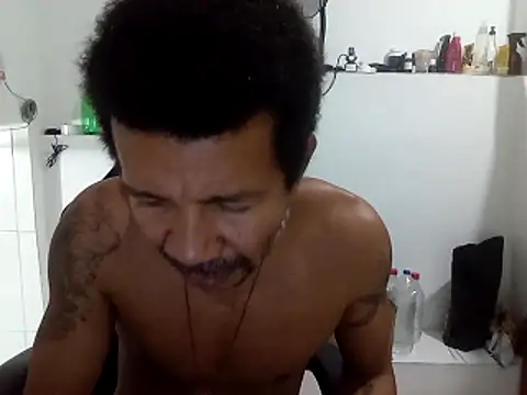 Snapshot of moreno25centimetro chatting on November 10, 2025, 2:43 am moreno25centimetro online show from November 10, 2025, 2:43 am