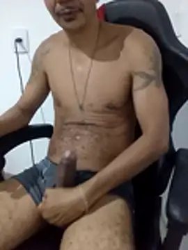Snapshot of moreno25centimetro chatting on July 27, 2026, 11:23 pm moreno25centimetro online show from July 27, 2026, 11:23 pm
