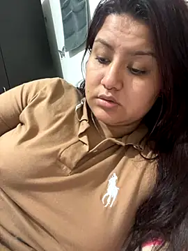 naomy26 online show from November 8, 2025, 4:01 am