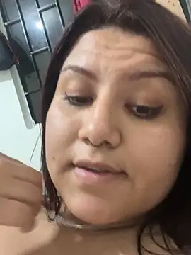 naomy26 online show from November 13, 2025, 7:29 am