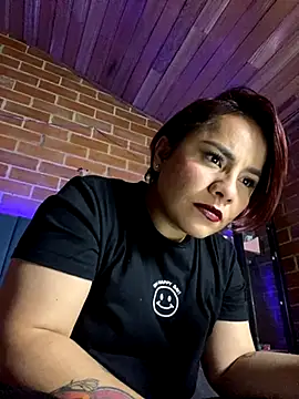 Snapshot of alejandra_prk26 chatting on October 6, 2025, 3:26 am alejandra prk26 online show from October 6, 2025, 3:26 am