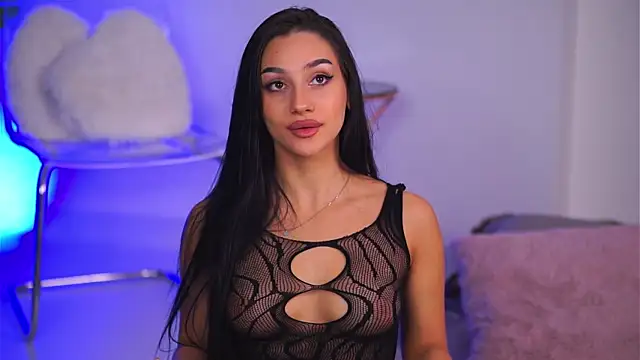 Snapshot of NinaSolenne chatting on December 13, 2025, 8:25 pm NinaSolenne online show from December 13, 2025, 8:25 pm