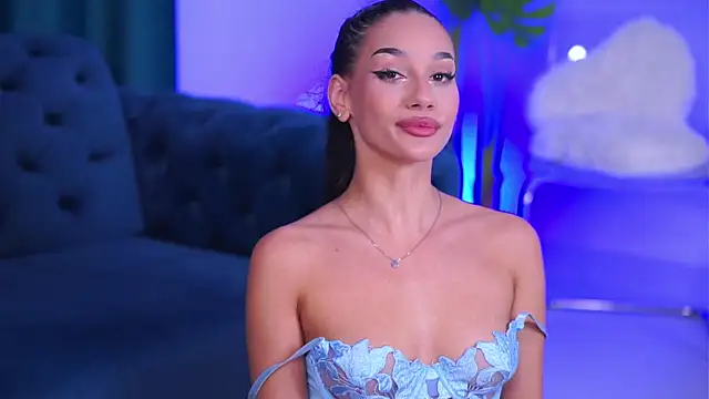 Snapshot of NinaSolenne chatting on January 6, 2026, 8:45 pm NinaSolenne online show from January 6, 2026, 8:45 pm