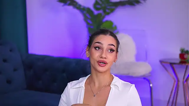 Snapshot of NinaSolenne chatting on January 14, 2026, 8:14 pm NinaSolenne online show from January 14, 2026, 8:14 pm