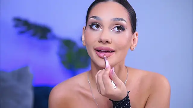 NinaSolenne online show from March 13, 2026, 8:37 pm