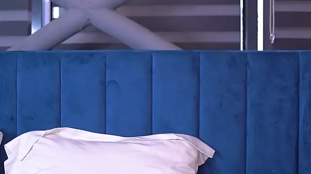 Snapshot of MillaSerene chatting on October 6, 2025, 5:49 am MillaSerene online show from October 6, 2025, 5:49 am