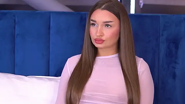 Snapshot of MillaSerene chatting on October 9, 2025, 6:33 am MillaSerene online show from October 9, 2025, 6:33 am