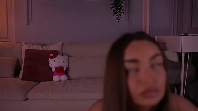 MillaSerene online show from April 11, 2026, 6:07 am