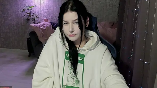 Snapshot of AlinaGreeeen chatting on September 12, 2025, 6:46 am AlinaGreeeen online show from September 12, 2025, 6:46 am