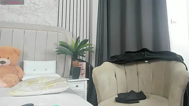 Snapshot of DaryaReed chatting on October 13, 2025, 4:12 am DaryaReed online show from October 13, 2025, 4:12 am