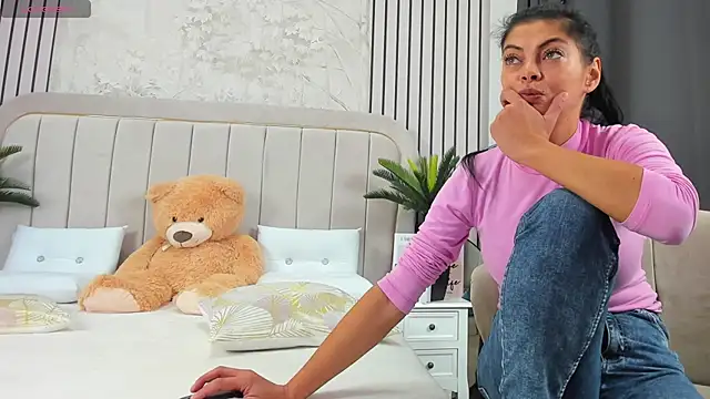 Snapshot of DaryaReed chatting on November 10, 2025, 5:06 am DaryaReed online show from November 10, 2025, 5:06 am