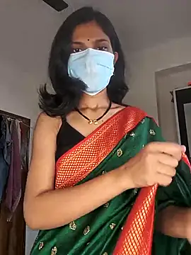 Shivani2002 online show from April 18, 2026, 8:18 am