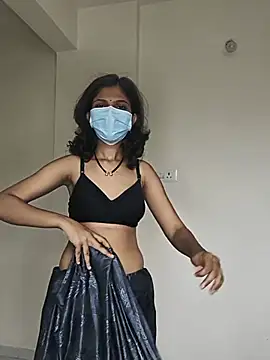 Shivani2002 online show from June 29, 2026, 9:37 am